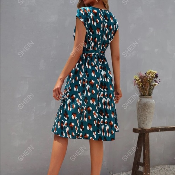 SHEIN dress - Picture 2 of 3